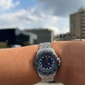 TAG Heuer Formula 1 azul marino, agujas rojas