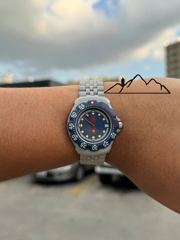 TAG Heuer Formula 1 esfera azul bisel rojo
